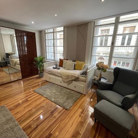Vintage Home In The Heart Of The City Будапеща Екстериор снимка