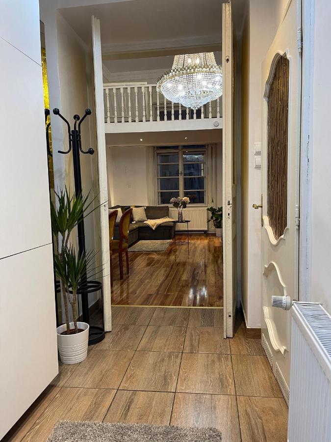 Vintage Home In The Heart Of The City Будапеща Екстериор снимка